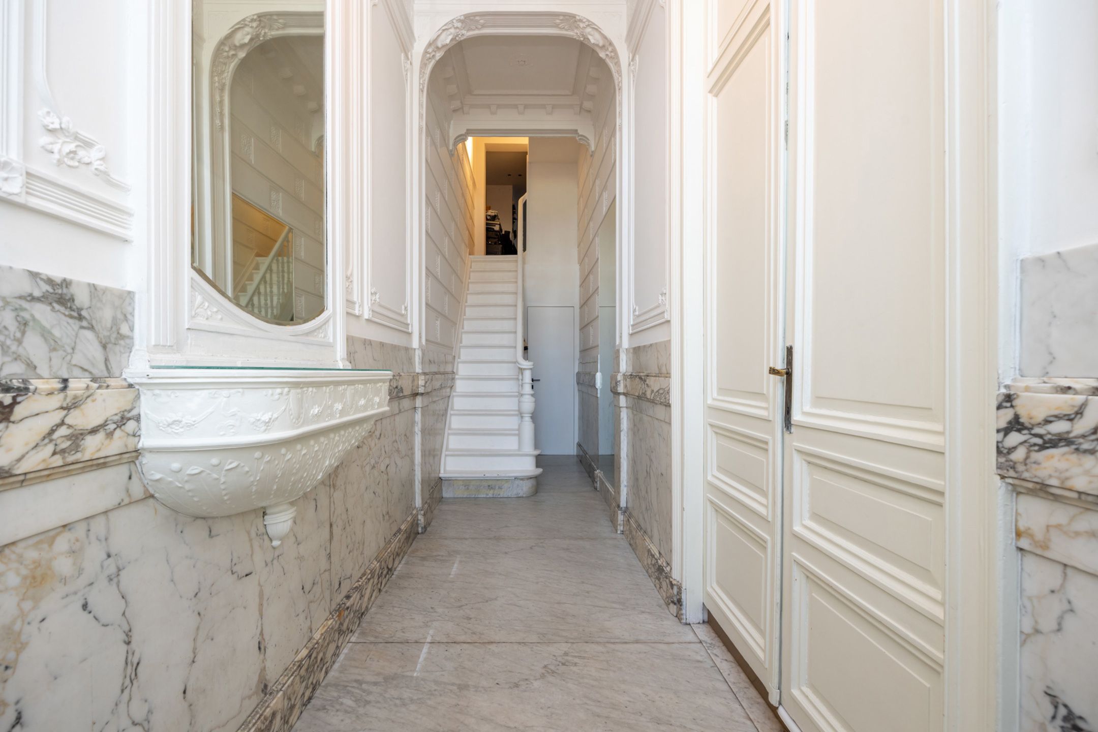 ANTWERPEN-ZUID - Appartement op het mooiste pleintje van het Zuid foto 3