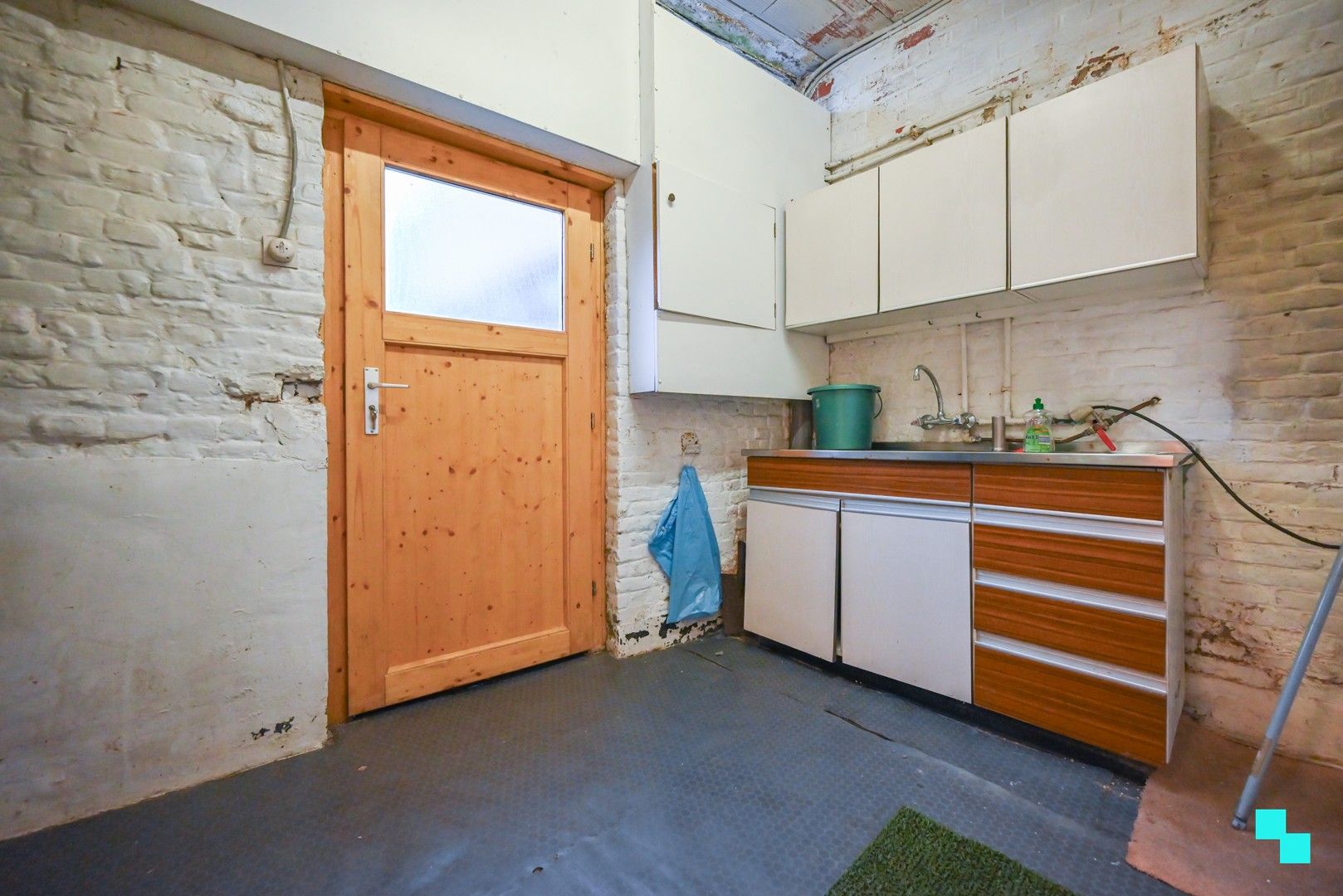 Ruime woonst met tal van mogelijkheden nabij centrum Izegem foto 18