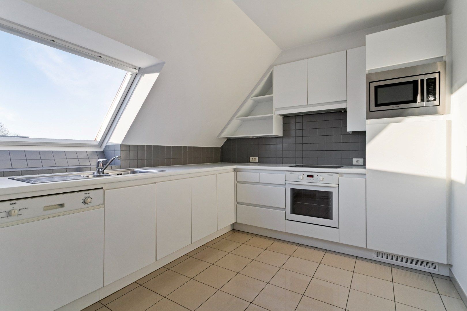 Centraal gelegen appartement met mooi zicht foto 8