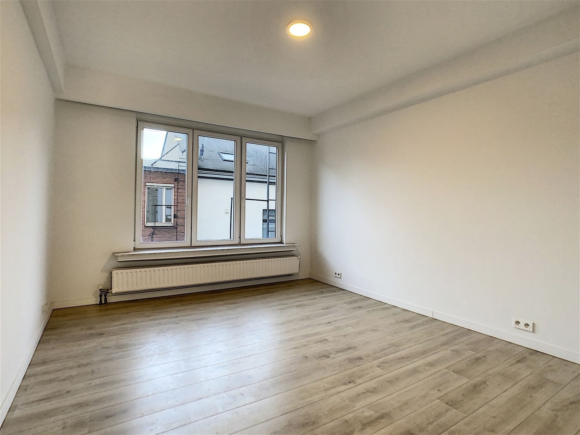 Ruim 2 slk appartement met parking op toplocatie! foto 11