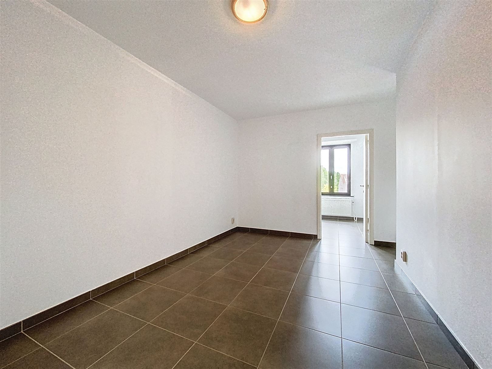 Instapklaar appartement met terras te Brasschaat  foto 9