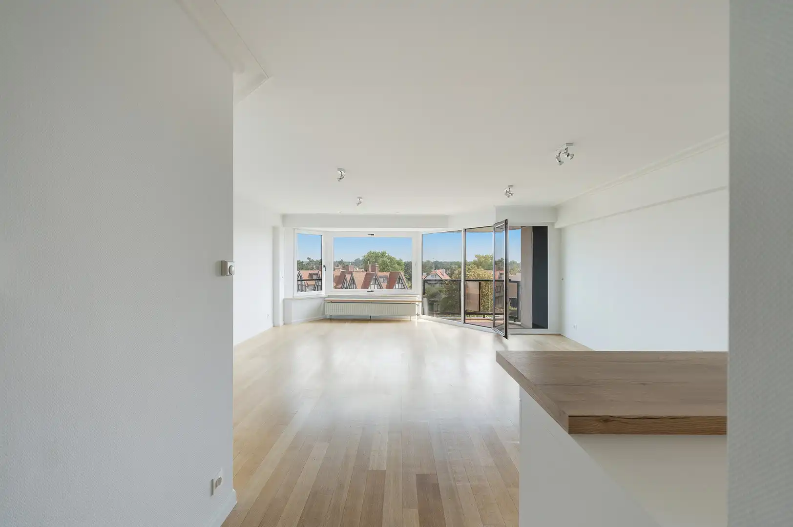 Instapklaar zuidgericht appartement met open zichten over het Zoute. foto 8