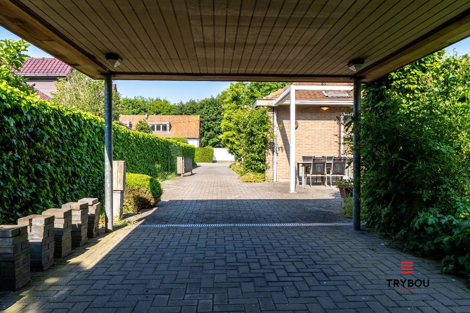 Unieke villa met atelier, aangelegde tuin en artistieke ziel foto 20