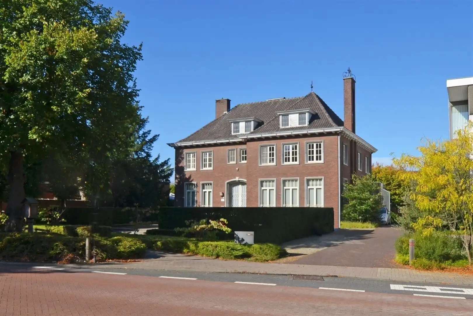 Prachtige te renoveren villa centrum Stevoort foto 3