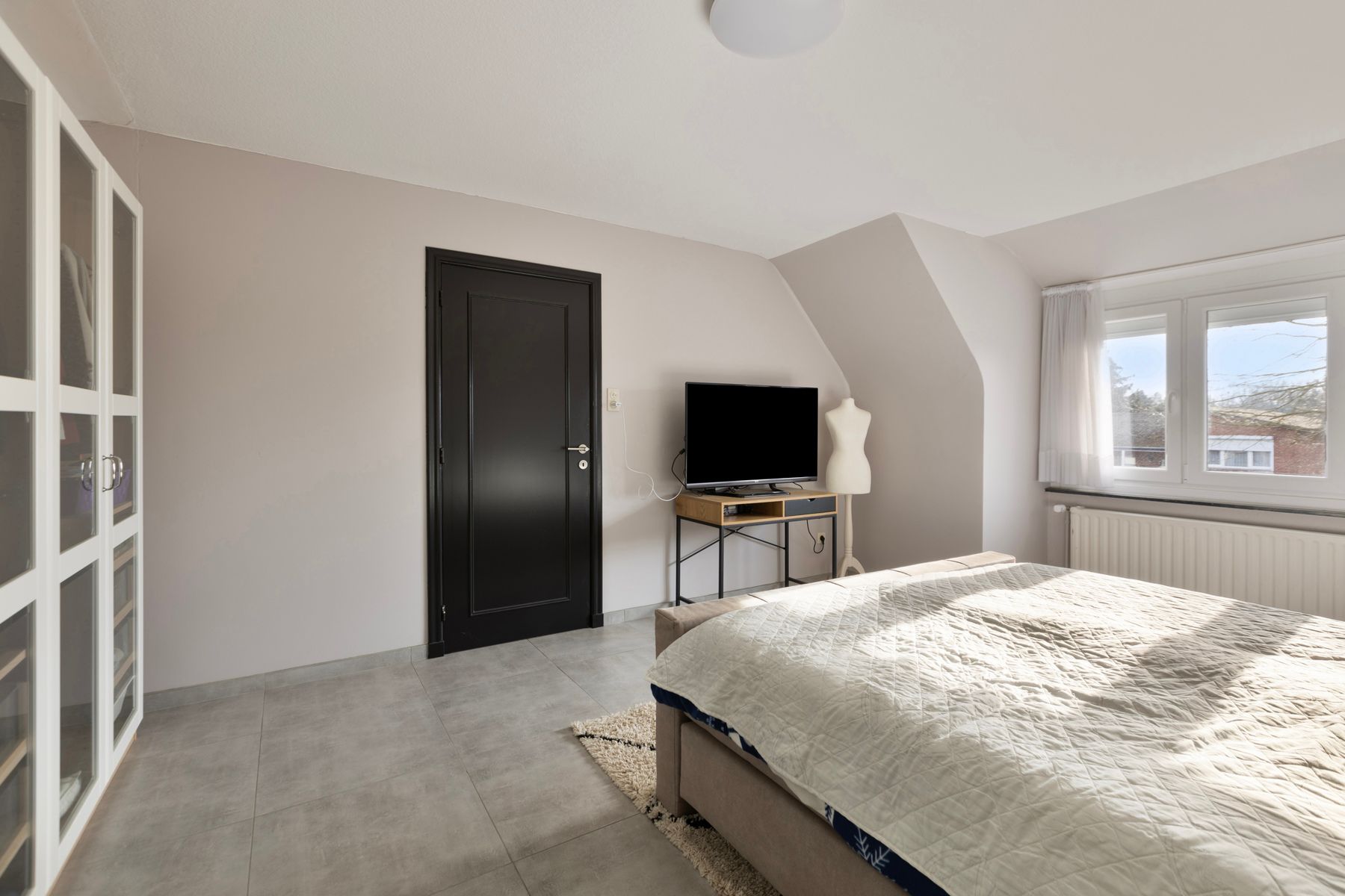 Ruim en stijlvol familiehuis, 4 Slaapkamers, grote tuin.  foto 20