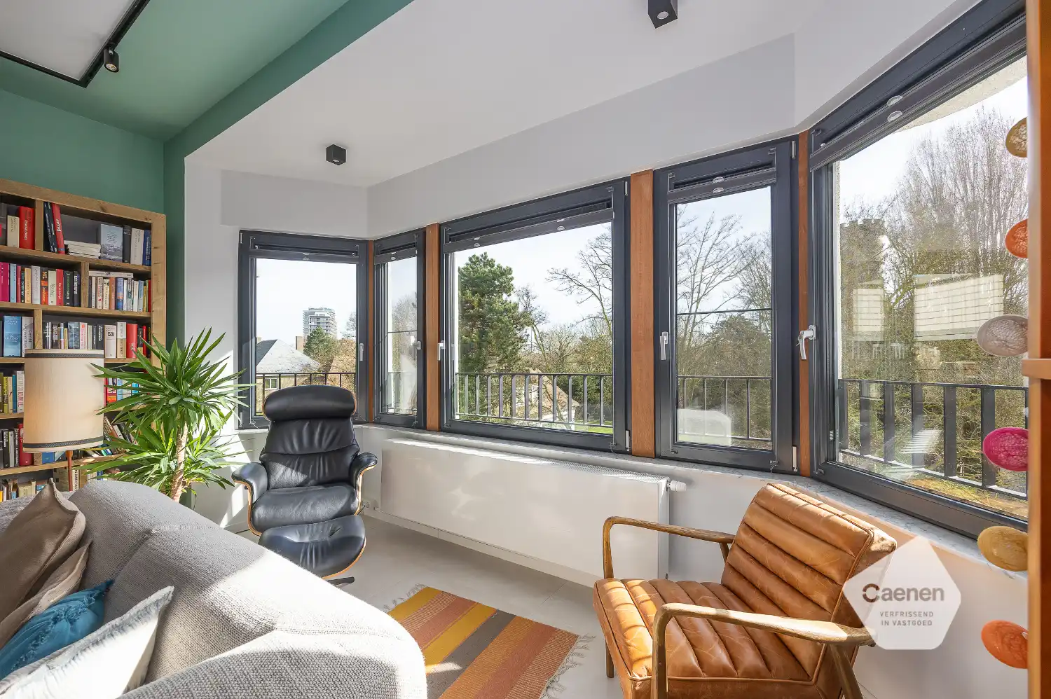 Ruim gerenoveerd drie slaapkamer appartement nabij centrum Oostende foto 7