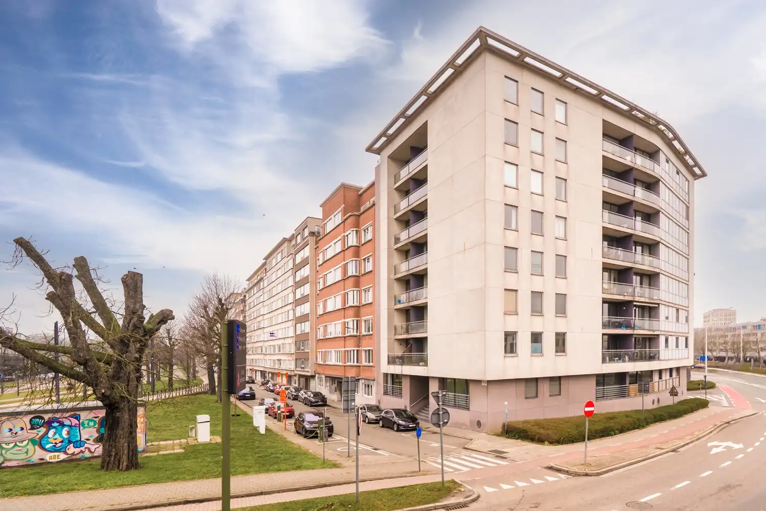 Ruim appartement op strategische locatie met veel lichtinval foto 24