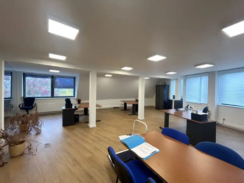 Modern kantoor te huur op zichtlocatie aan de rand van Gent foto 2