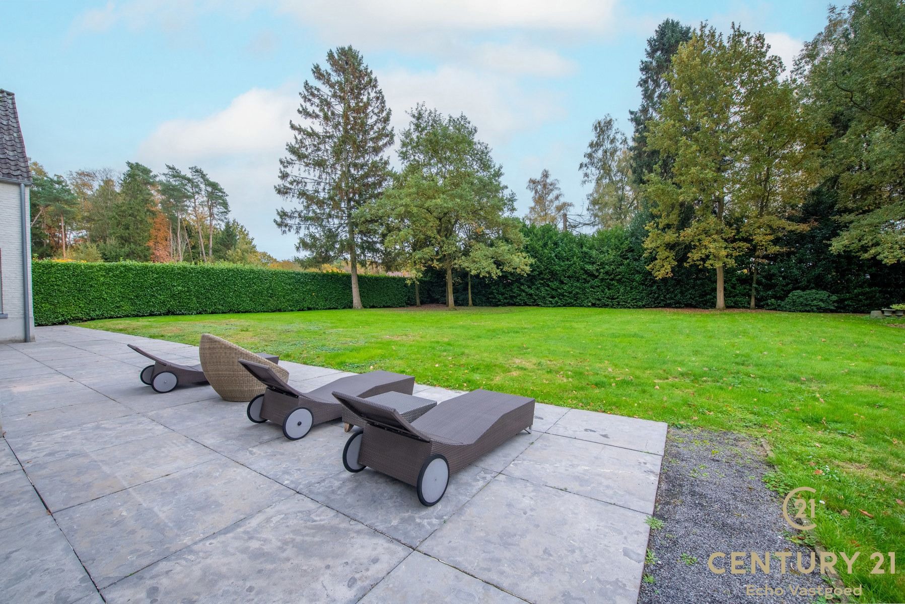 Unieke high-end villa met royaal woonoppervlak op 2415m² foto 28