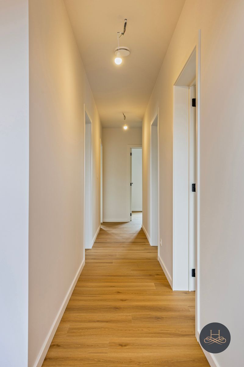 Hoogwaardig afgewerkte nieuwbouw villa met open zicht foto 22