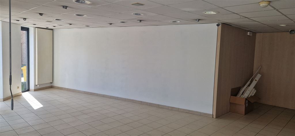 Commerciële ruimte met veel visibiliteit! foto 3