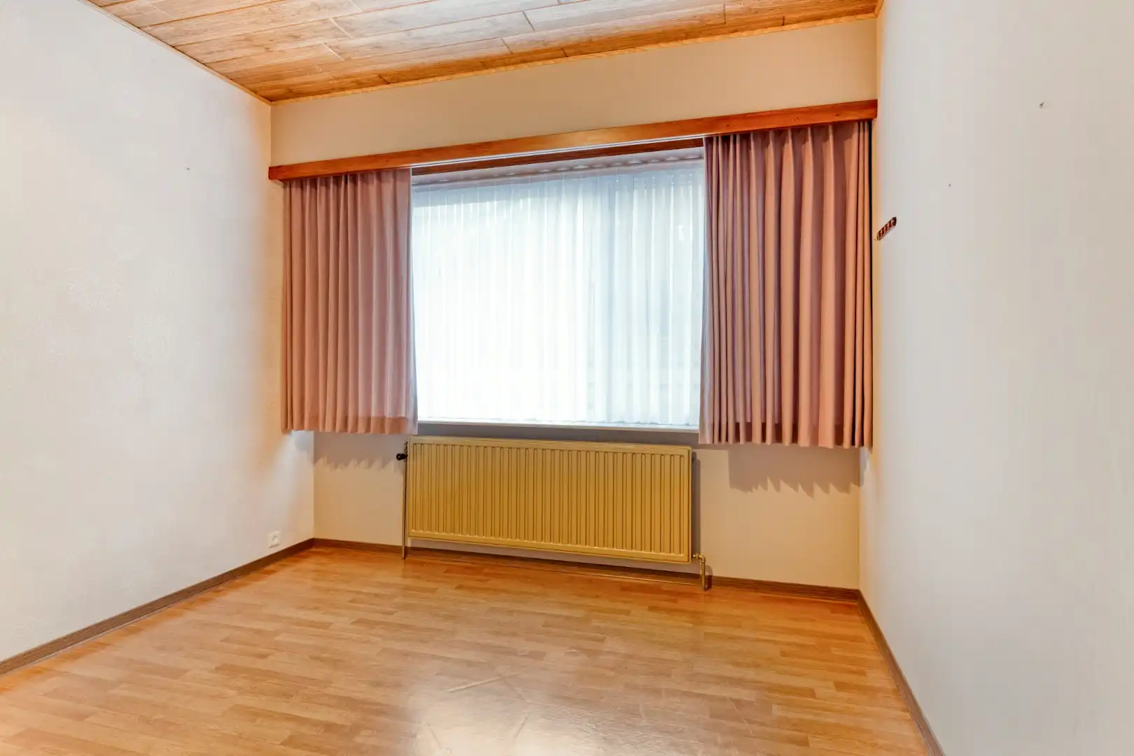 Goed onderhouden gelijkvloers woning op een rustige locatie. foto 15