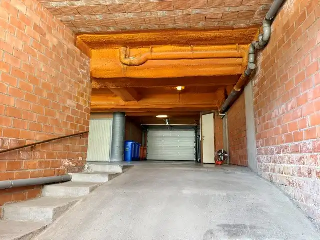 GENT CENTRUM, RUIME AFGESLOTEN GARAGE foto 3