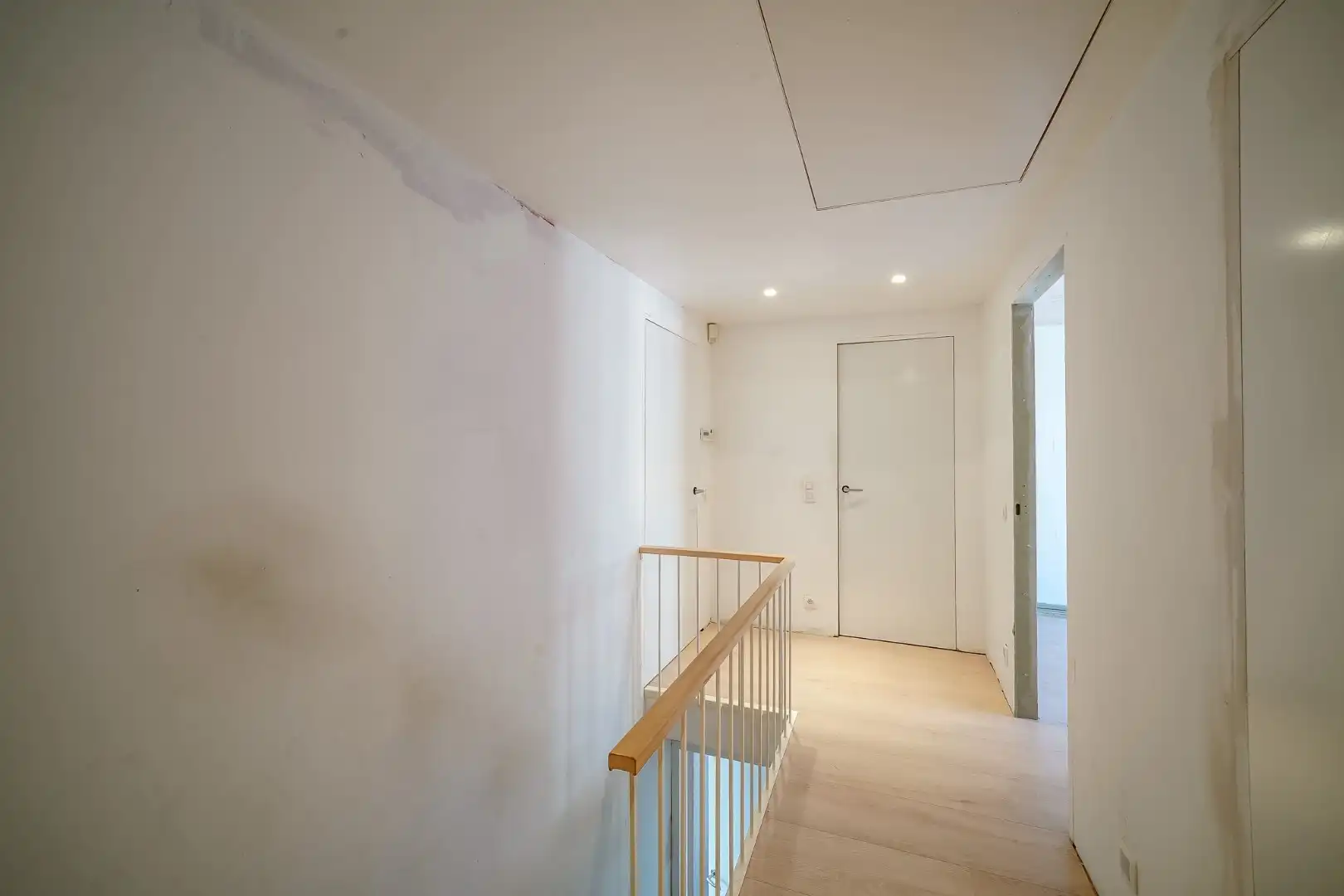 Ruime eengezinswoning in centrum Oudenburg met handelsruimte op gelijkvloers. foto 18