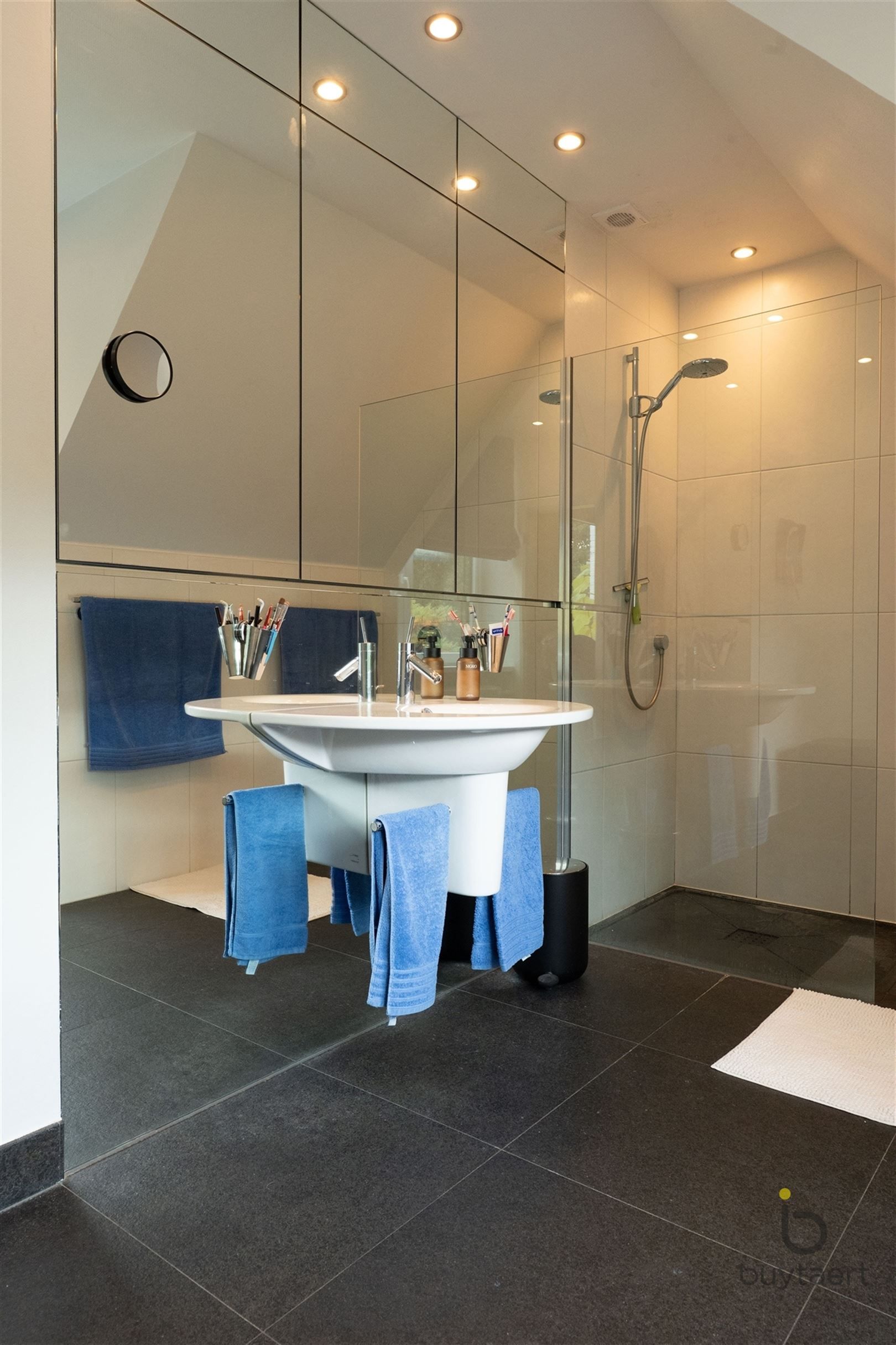 Gezellige instapklare woning met een prachtige groene tuin! foto 44