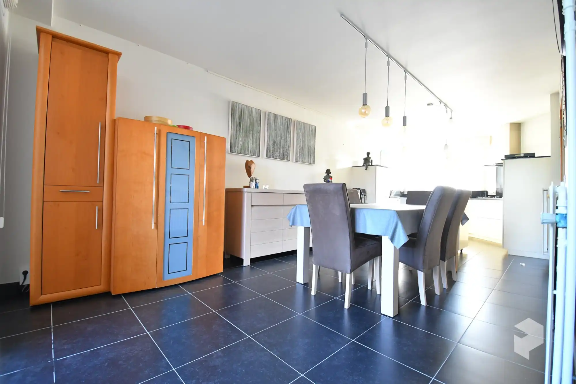 Ruime goed onderhouden woning met 3 slpk en tuin foto 8