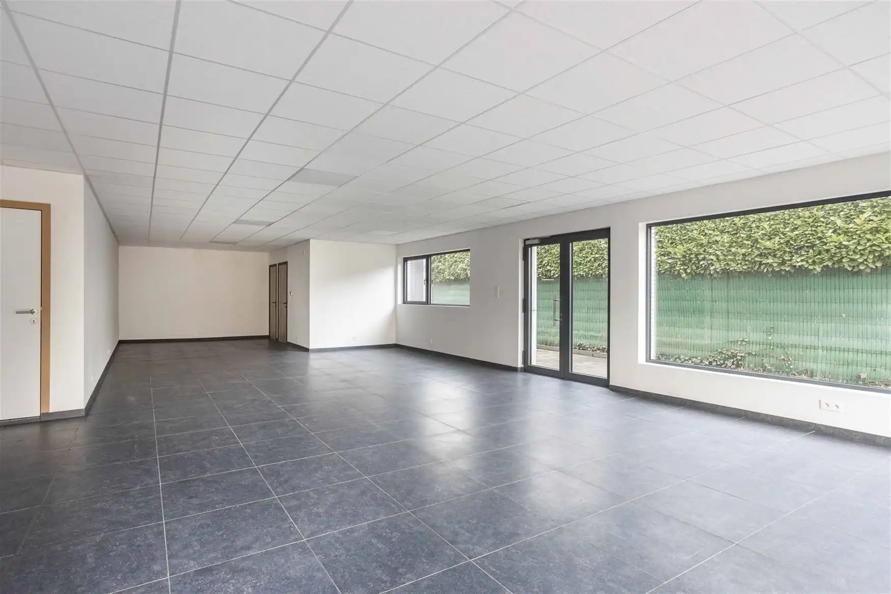 Commercieel gelijkvloers met duplex en loods van ca. 240m² foto 5