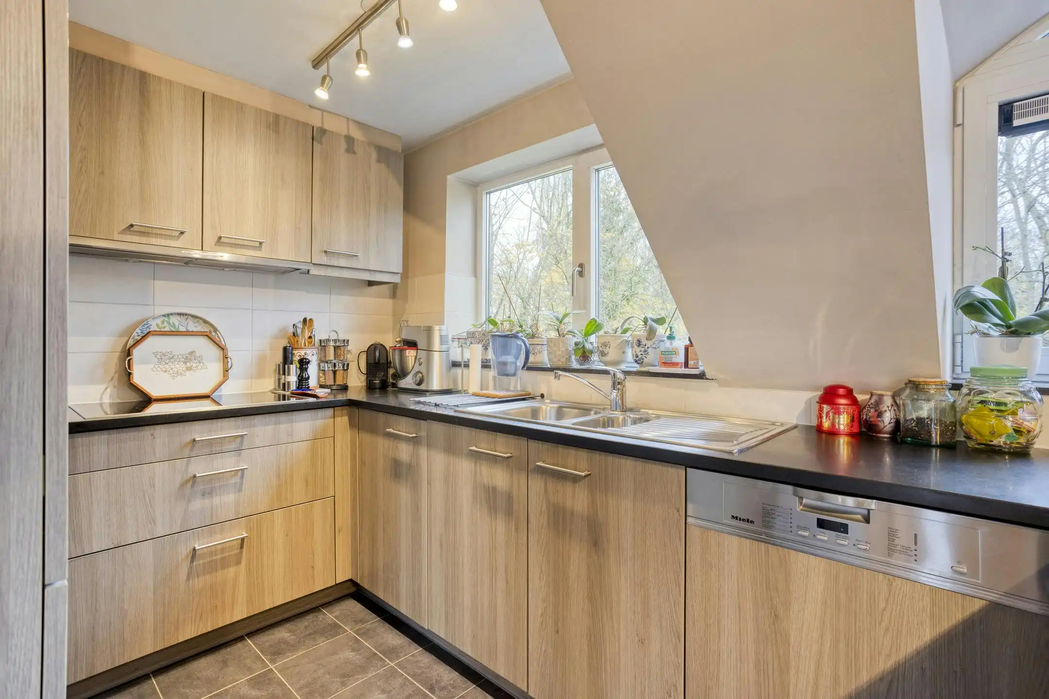 Penthouse (158m²) met 3 slaapkamers en staanplaats in Laken foto 8