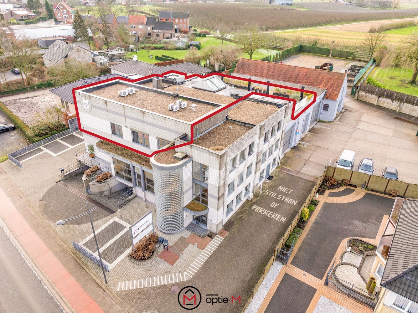 Gebouw met 3 appartementen, 2 kantoren & werkplaats in Bilzen foto 34