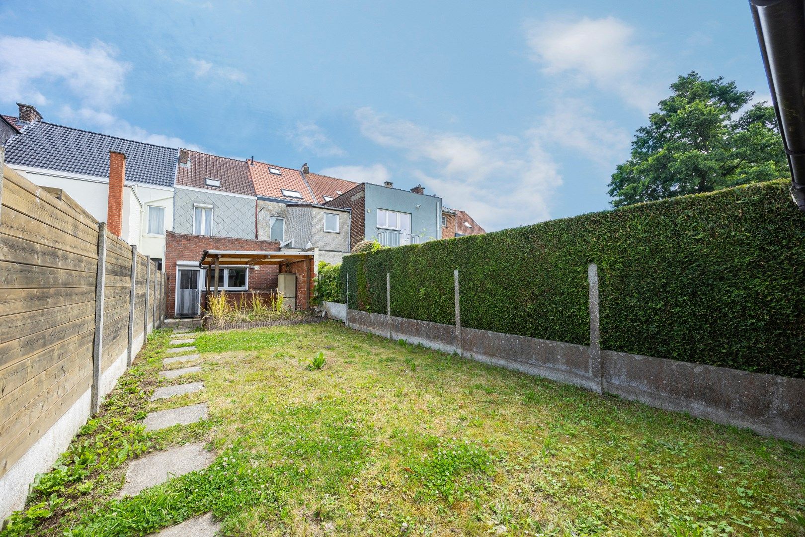 Te renoveren woning met 4 slpks en tuin te Huizingen foto 14