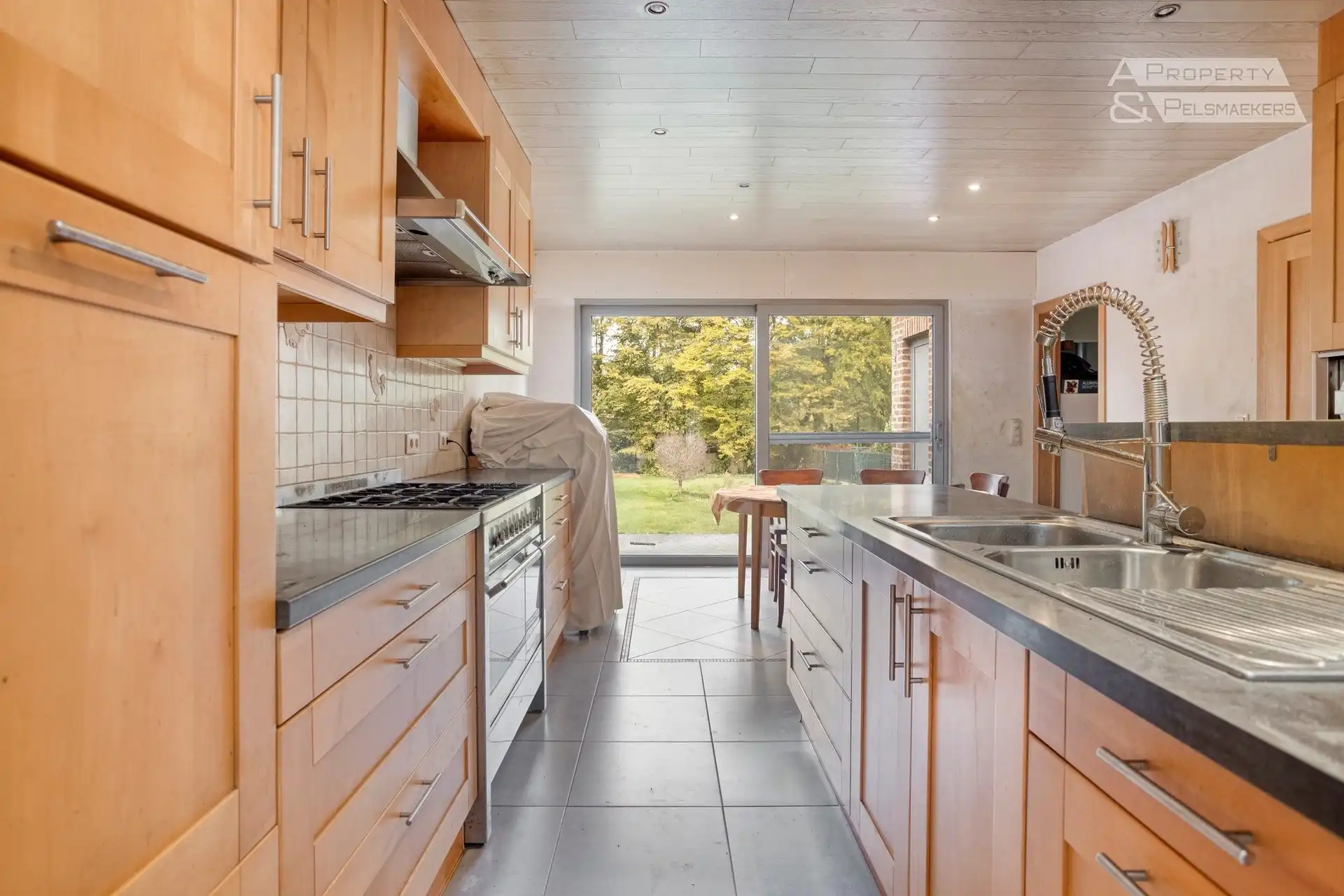 Woning met veel potentie gelegen te Erp-Kwerps foto 4