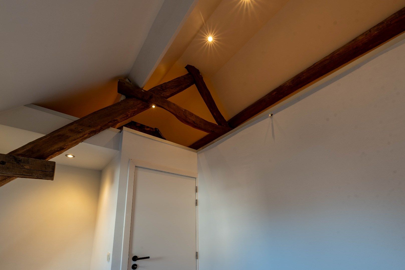 Gerenoveerde woning met twee slaapkamers foto 21