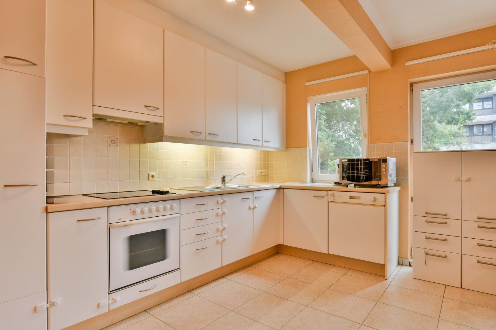 Gezellig appartement met 2 slaapkamers in Sint-Kruis foto 4
