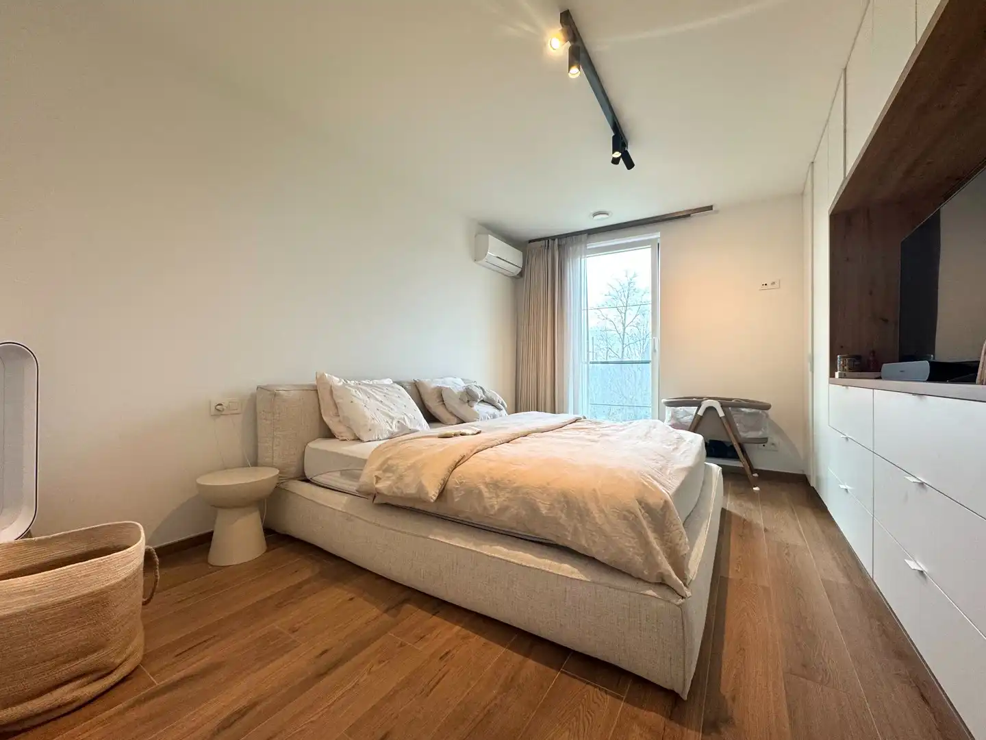 Luxe gelijkvloers appartement met 2 slaapkamers én tuin te huur foto 12
