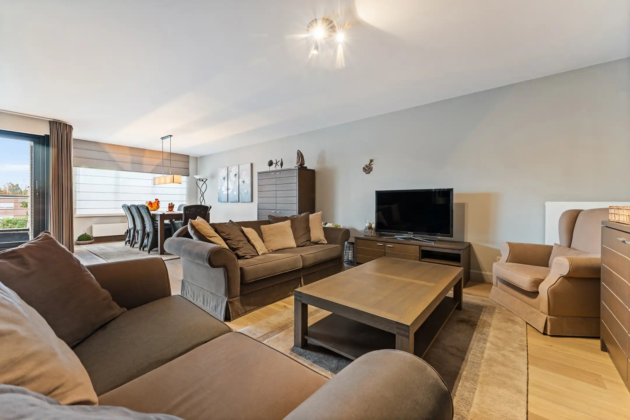 Luxe appartement van ca. 150m² met 3 slpk, 2 badk en garage. foto 6