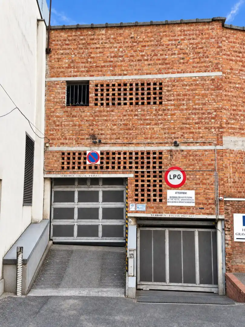 Afgesloten garage in parkeergebouw in hartje Gent foto 2