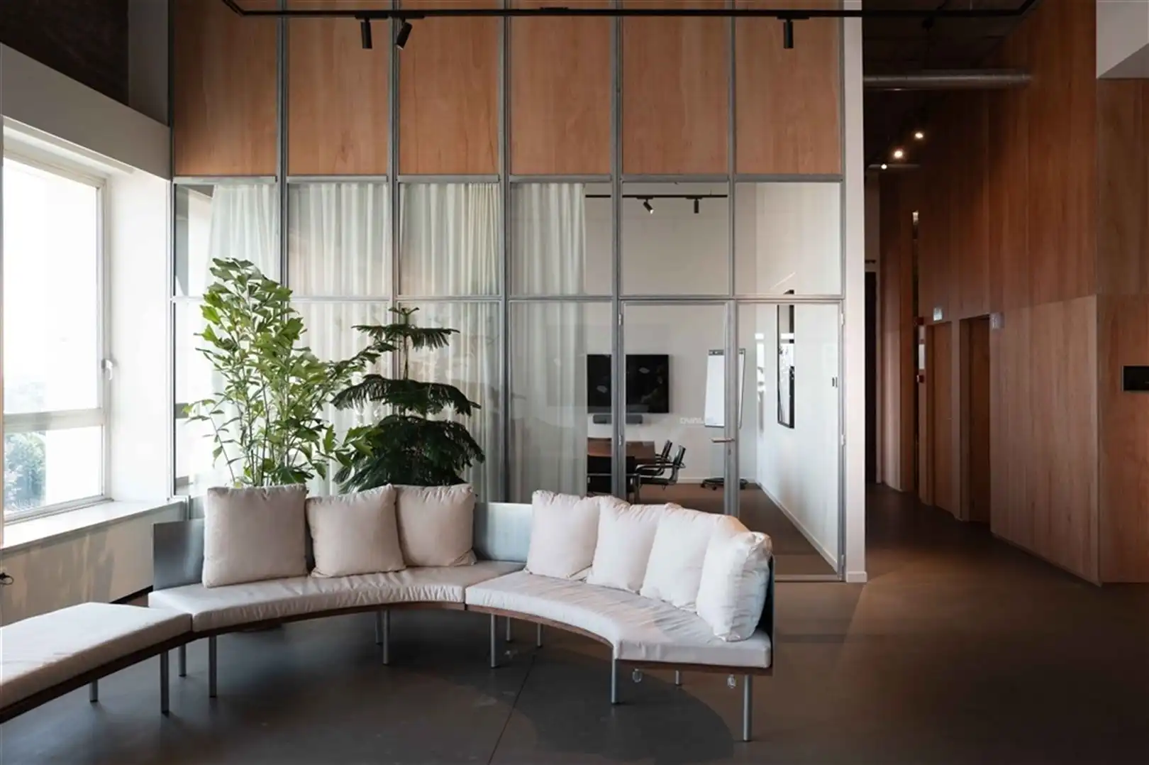 Co-rental in inspirerend skyline-kantoor OVAL Sky foto 5