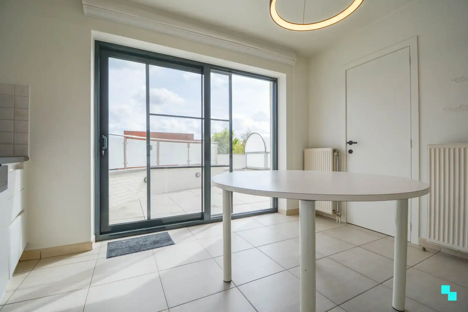 Instapklaar duplexappartement met garage te Hooglede foto 7