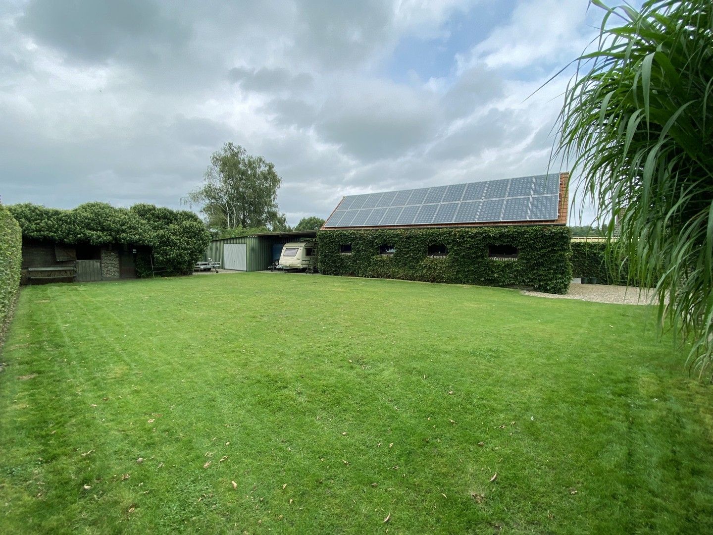 Landelijke woning met paardenweide nabij Nederlandse grens foto 23