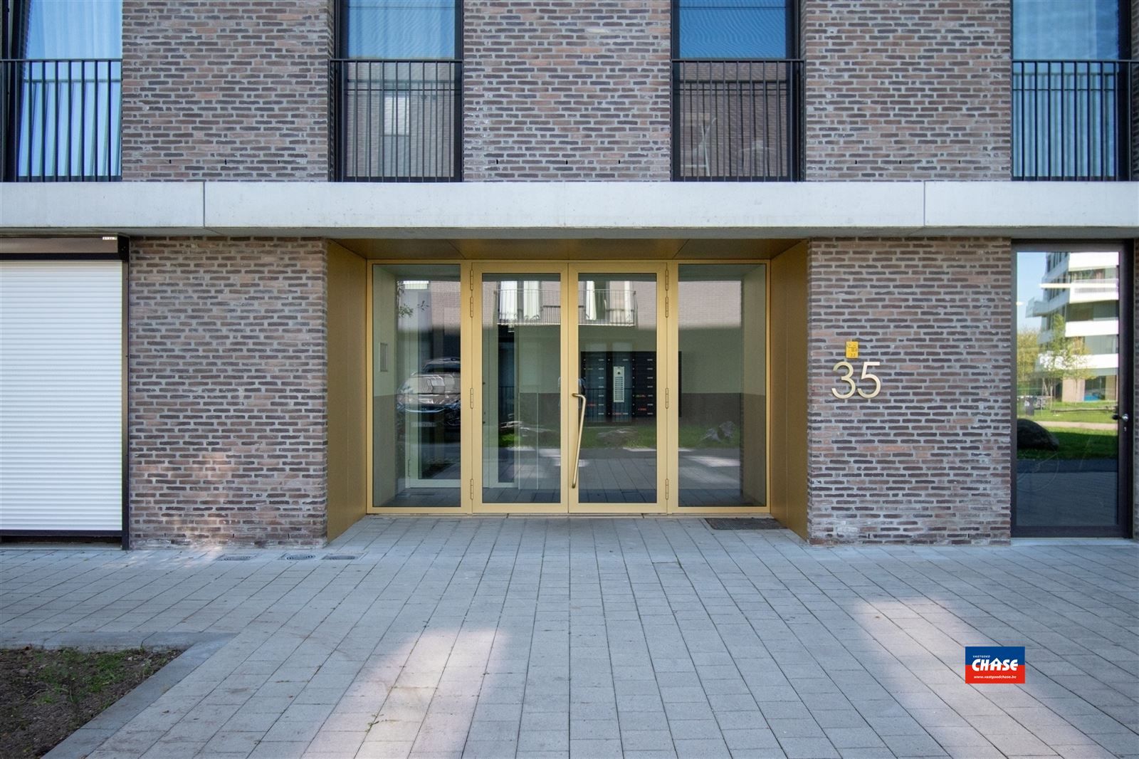 Knap nieuwbouwappartement met 2 slaapkamers, groot terras met prachtig uitzicht en ondergrondse autostaanplaats foto 22
