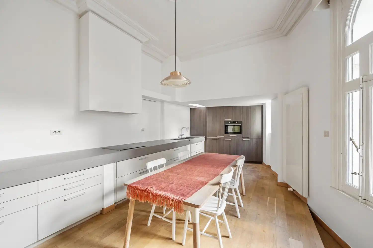 Wonen in een beschermde hoekwoning van Jos Bascourt uit 1894 is wonen in een uniek stuk Zurenborg, zonder renovatieplicht foto 6