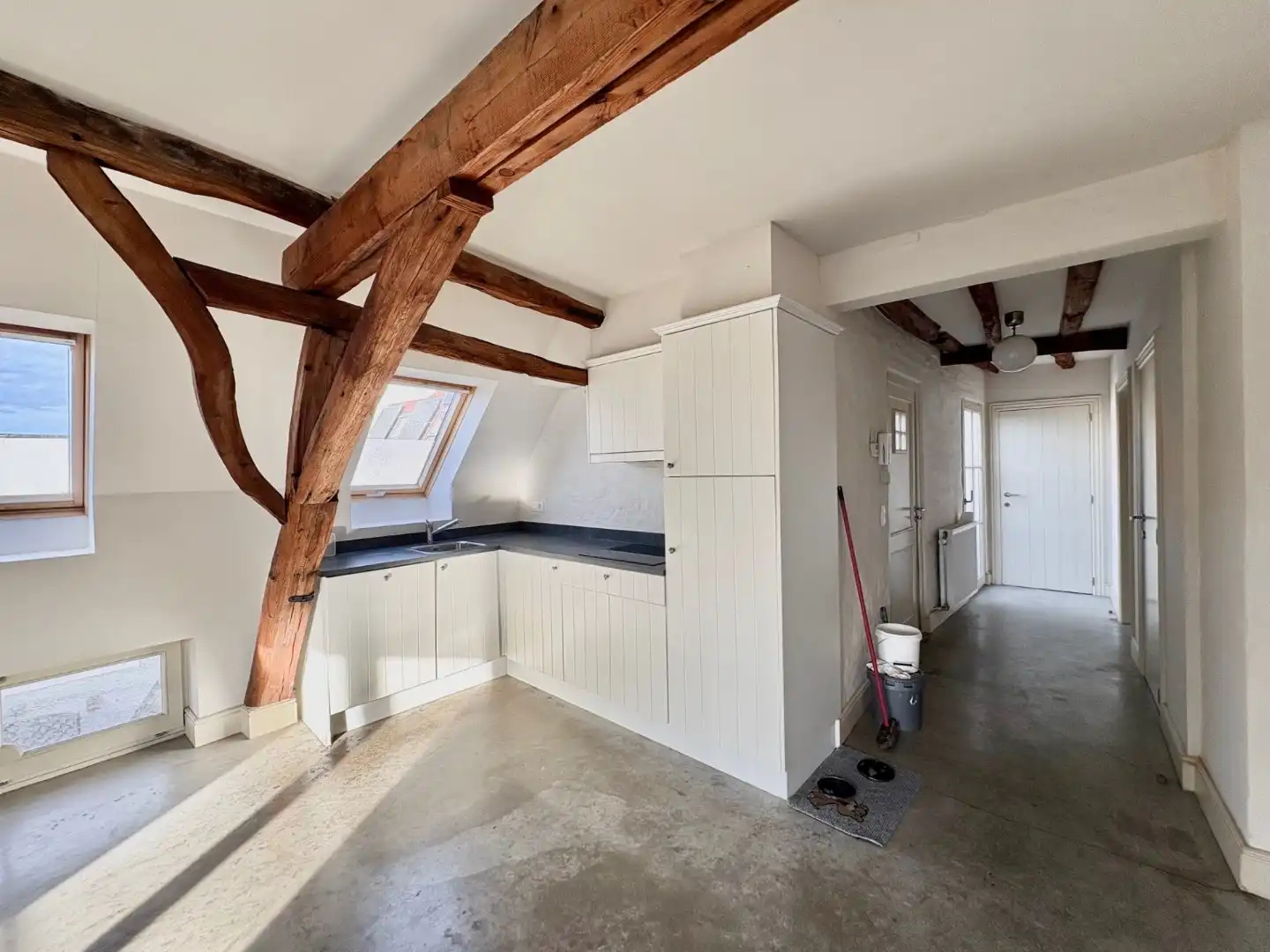 Stijlvol 3-slaapkamer duplexappartement met zonnig terras foto 4