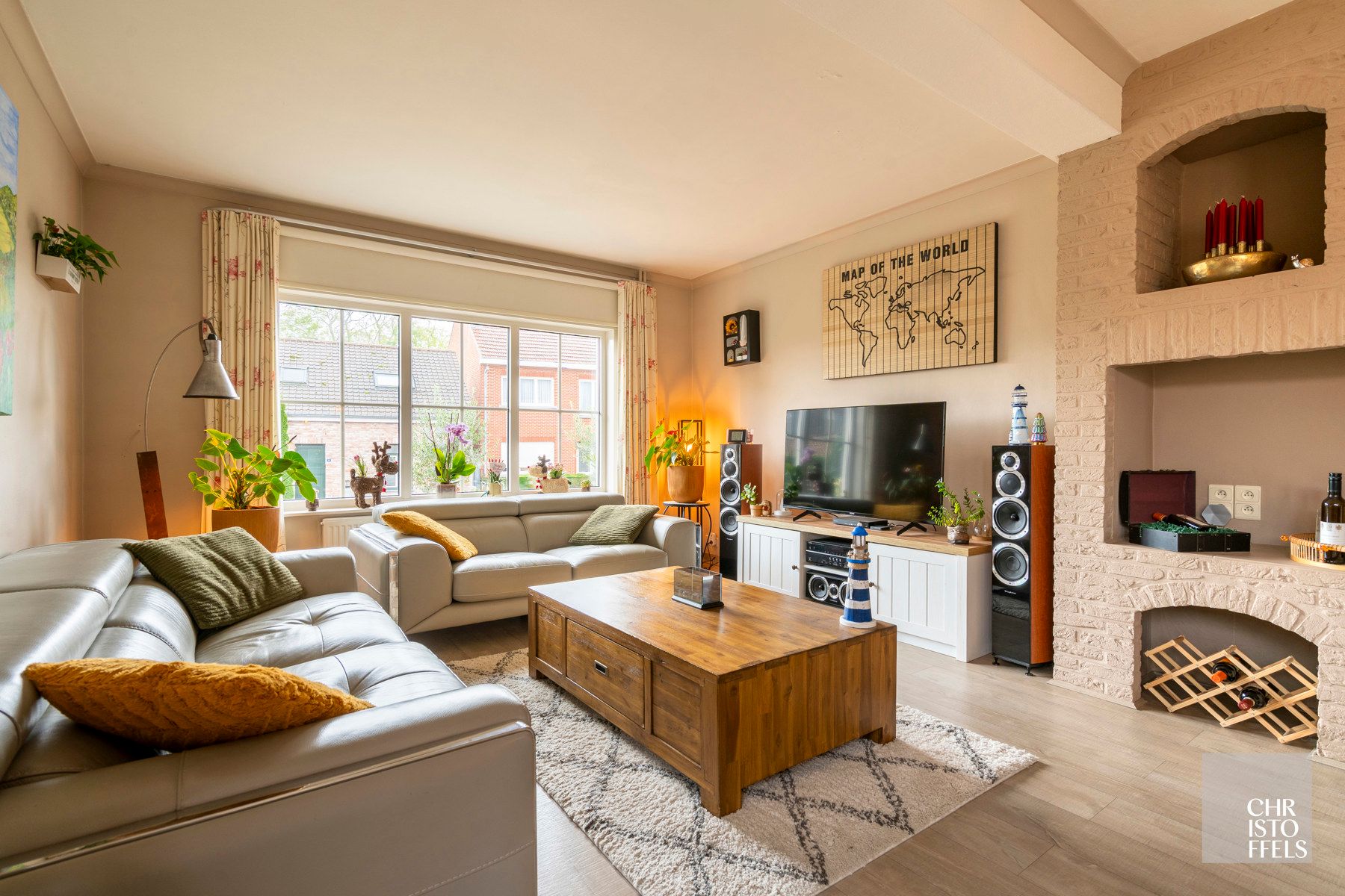 Charmante woning op ruim perceel te Lanaken! foto 3