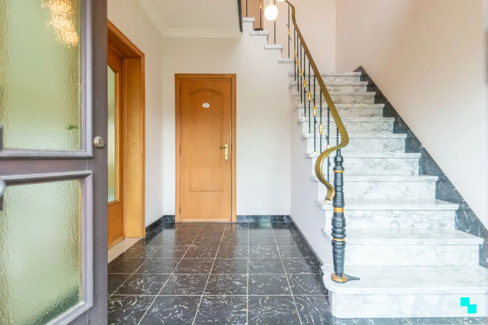 Lichtrijke woning te Balegem dorp foto 2