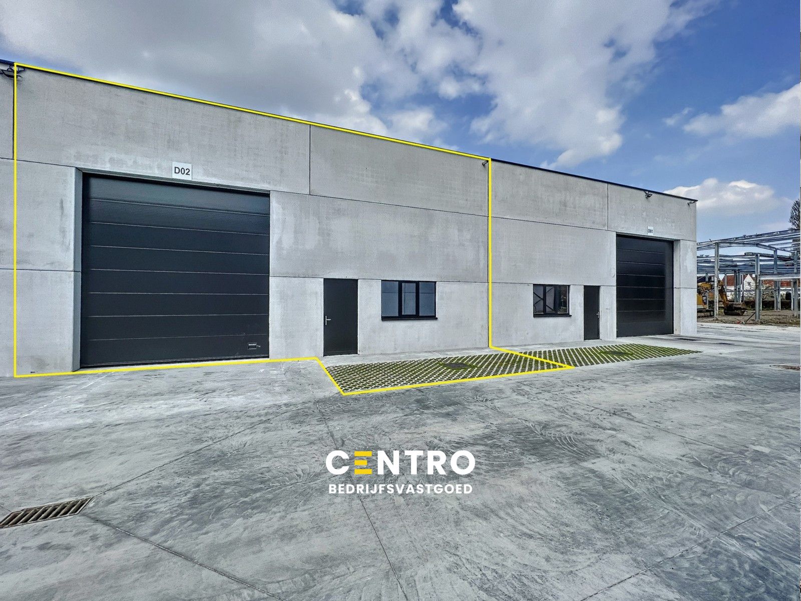 Kwalitatief en goed geïsoleerd NB MAGAZIJN (260m²), voorzien van elektrische sectionaalpoort, deur, raam (voor kantoor) en 2 private parkeerplaatsen op industriezone te Waregem. foto {{pictureIndex}}