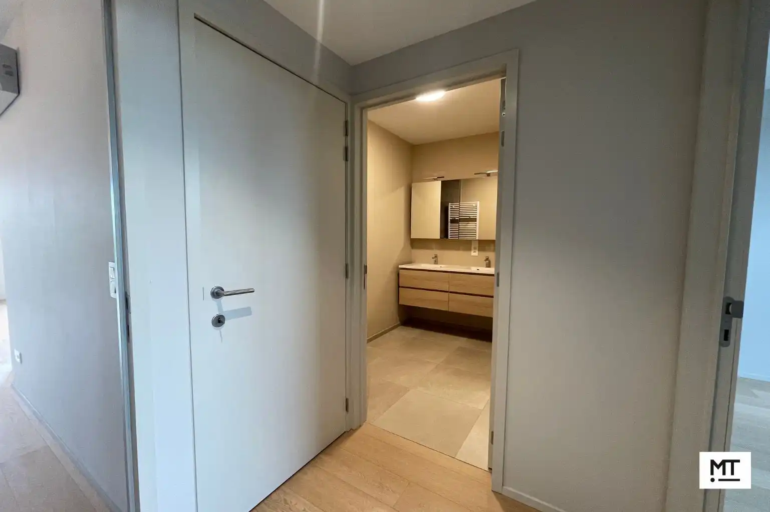 Ruim 2-slaapkamerappartement met dubbele terrassen en prachtig uitzicht foto 15