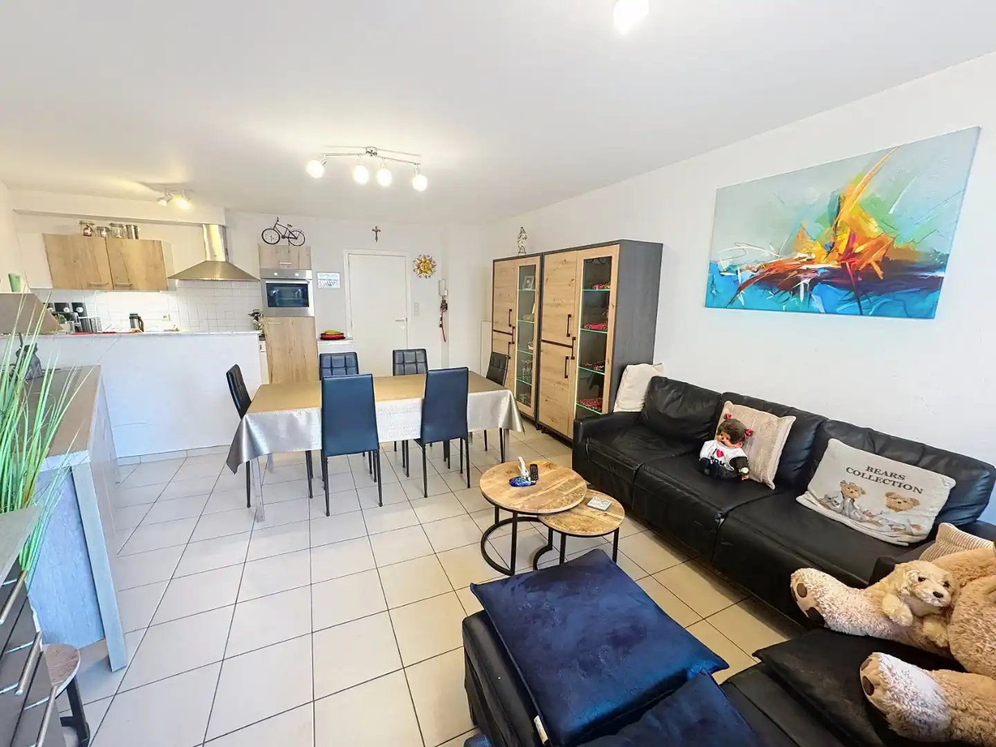 Recent en centraal gelegen appartement met garage foto 4