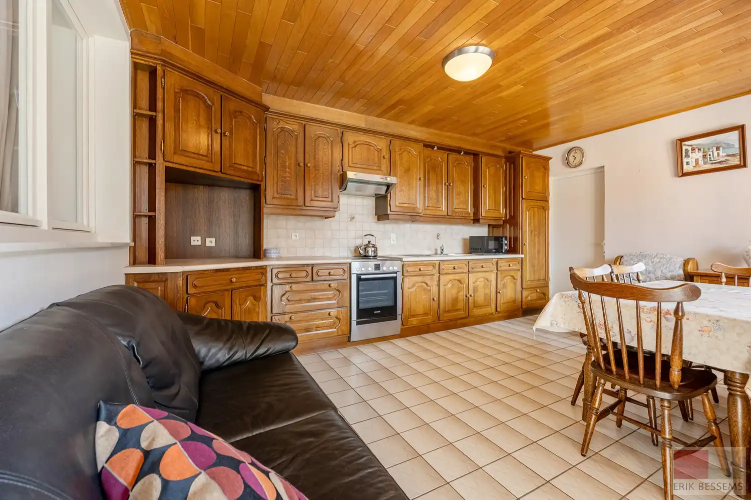 Leuke te renoveren halfopen bebouwing met potentieel en 3 ruime slaapkamers. foto 10