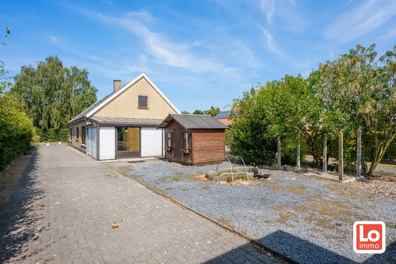 Volledig te renoveren open woning met ruime afzonderlijke garage en tuin op een toplocatie nabij Oude Bareel in Sint-Amandsberg/Oostakker! foto 28