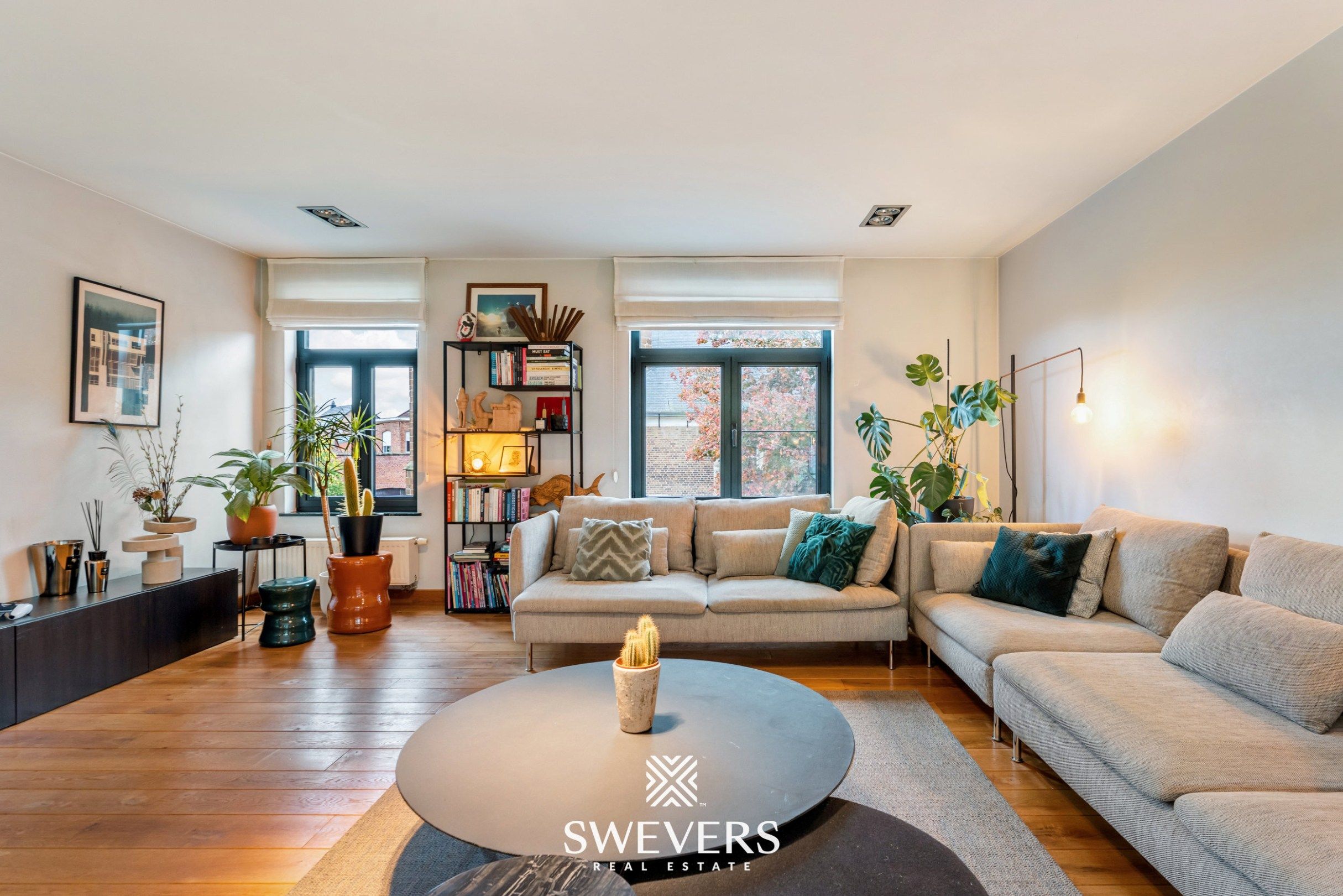 Totaal gerenoveerde karaktervolle woning met zicht op groen foto 3