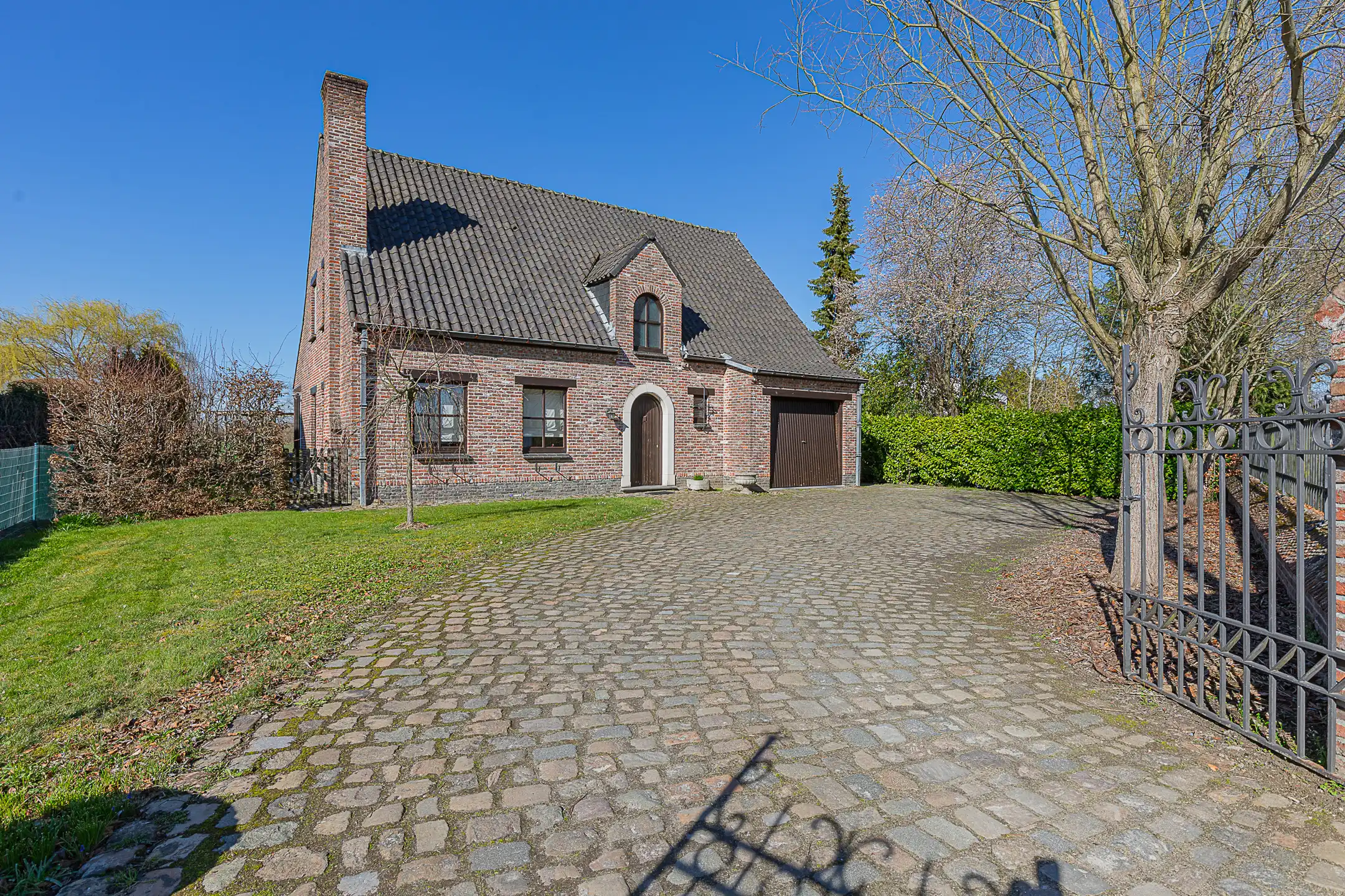 Hoofdfoto van de publicatie: GIJZEGEM – Verzorgde 4-gevelwoning met zicht op de velden