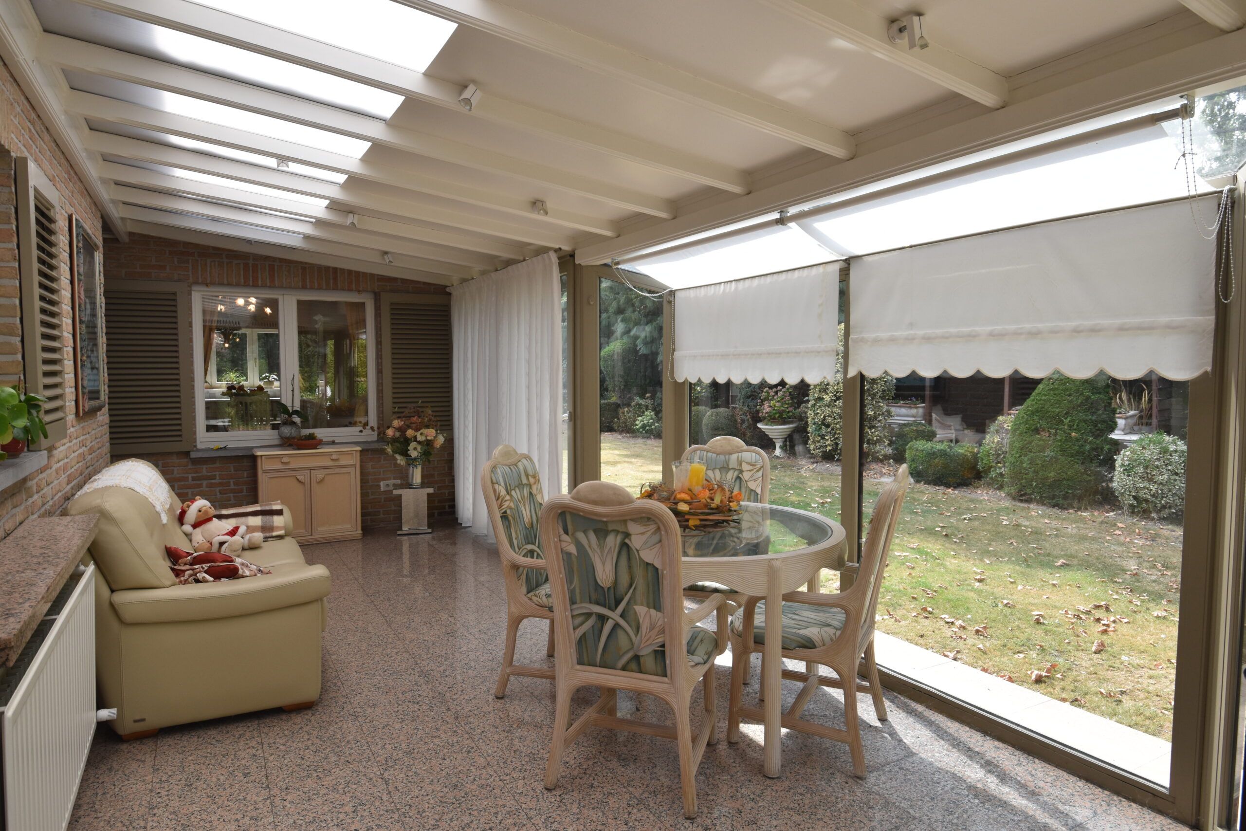 Ruim landhuis met prachtige tuin in rustige straat in Nieuwkerken foto 10