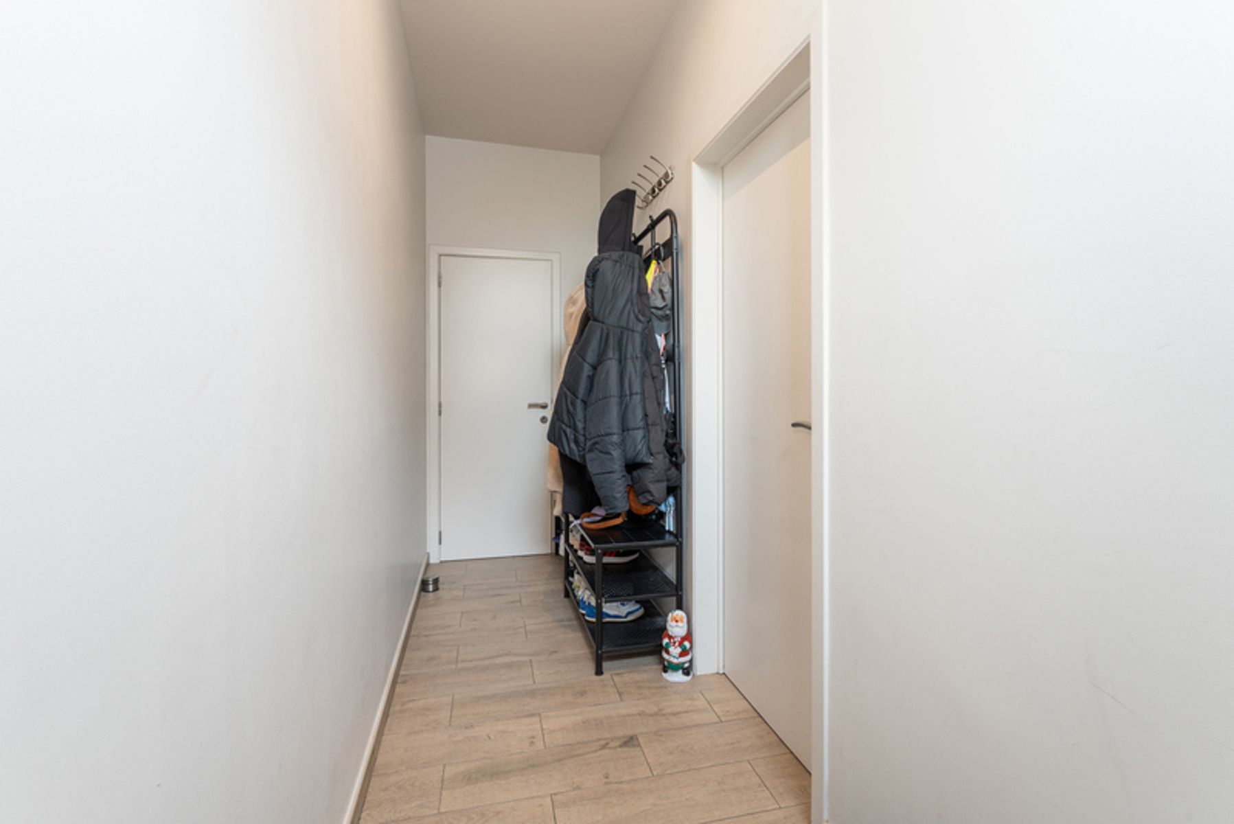Vernieuwde woning met garage en stadstuintje foto 10