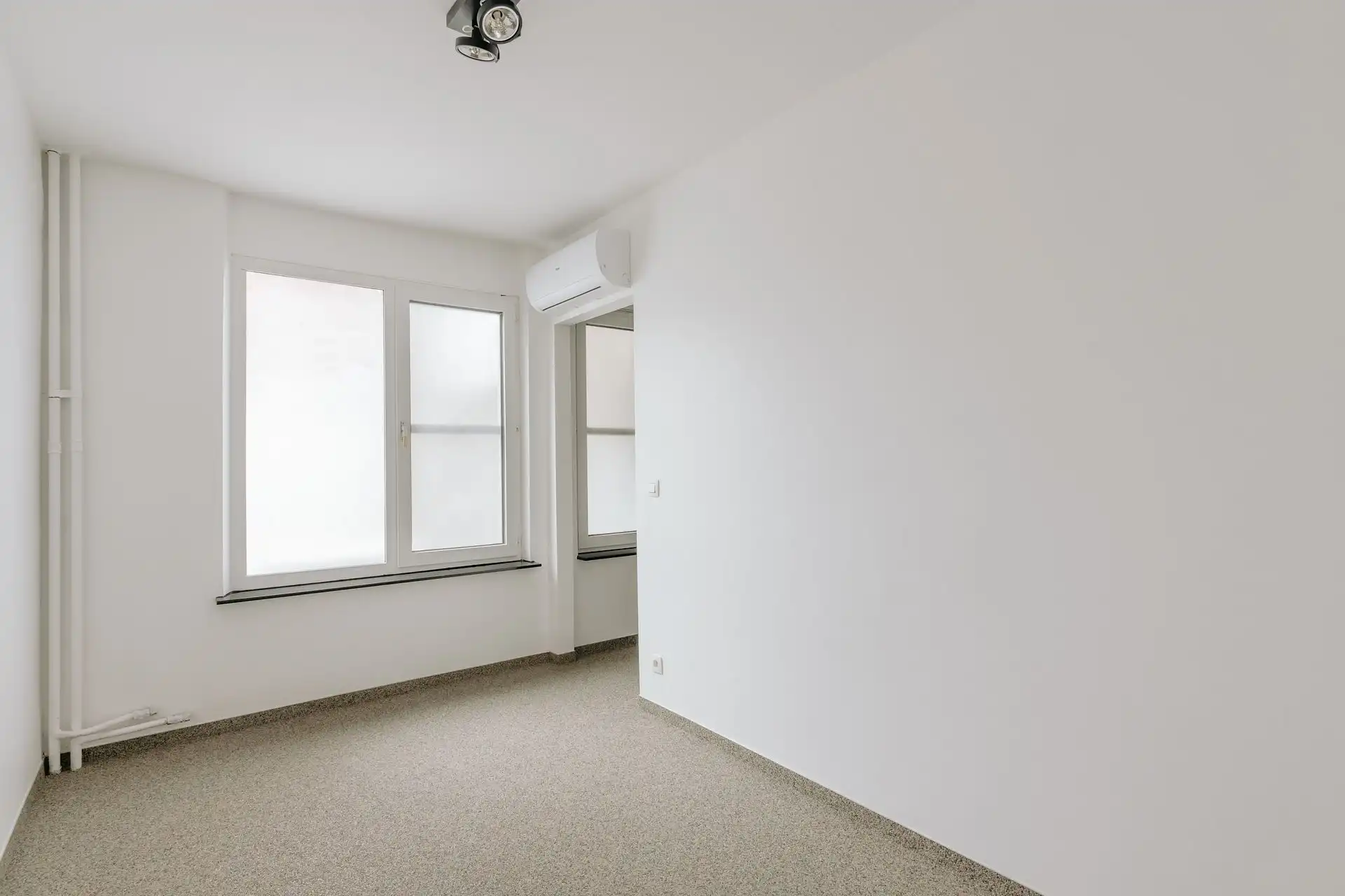 Gelijkvloers appartement in de Portugezenwijk! foto 13