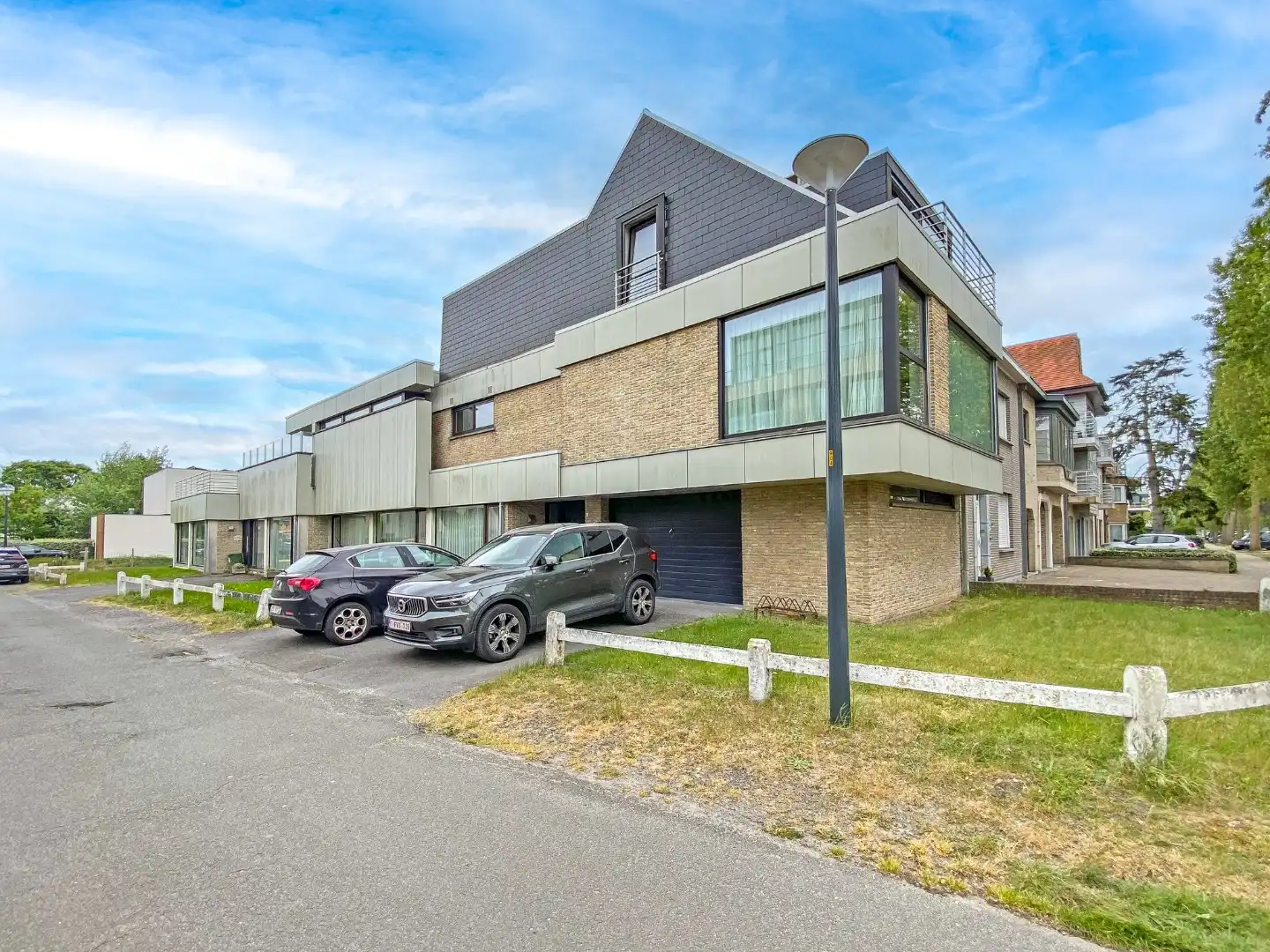 Goed gelegen polyvalent eigendom te Oostduinkerke op 749m². foto 27