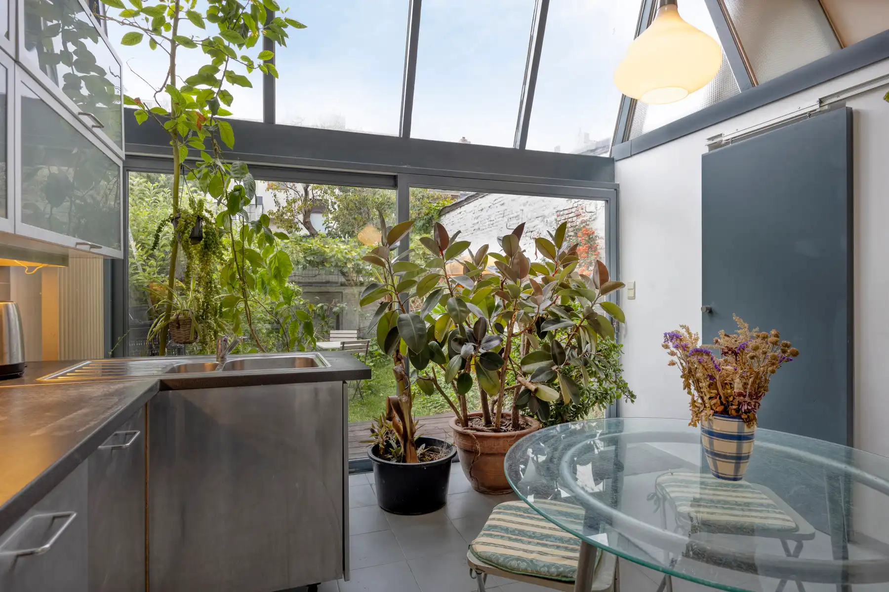 Karaktervolle woning met 4 slaapkamers en stadstuin foto 10